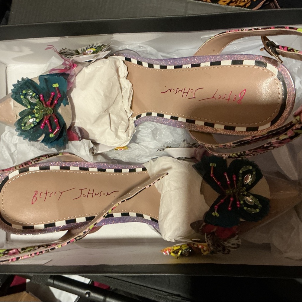 Betsey Johnson Pink Floral Butterfly Embellished Sandals - Picture 4 of 6
